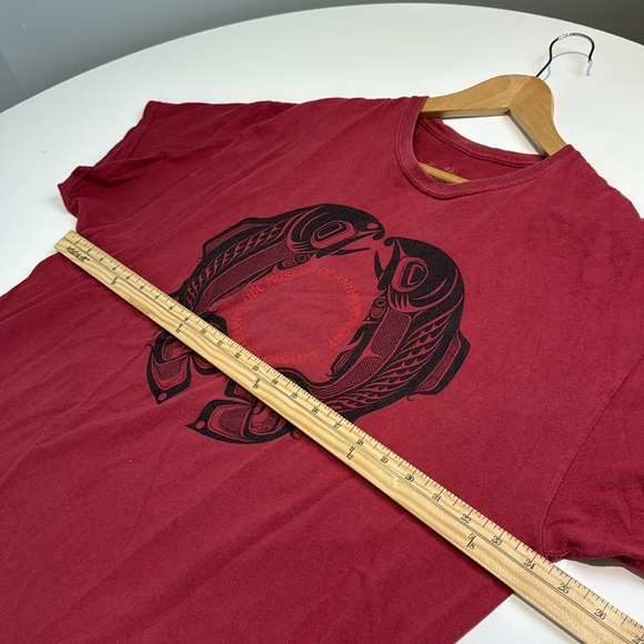 Vancouver Museum of Anthropology Red Graphic T-Shirt Vintage - Picture 4 of 6